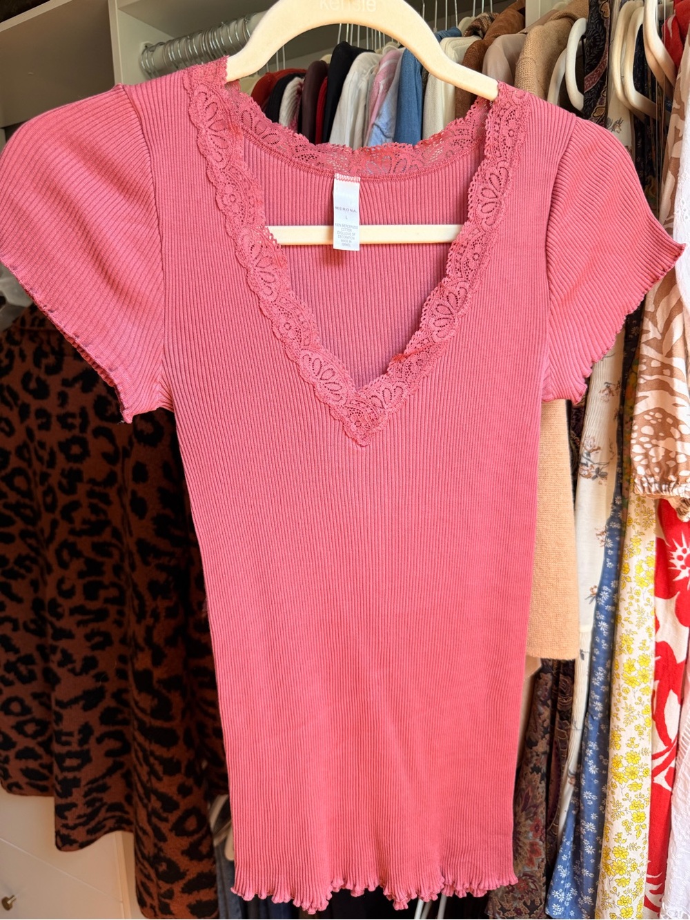 Merona Mercerized Cotton Pink Ribbed Lace-Trim V-Neck Top- women’s size L